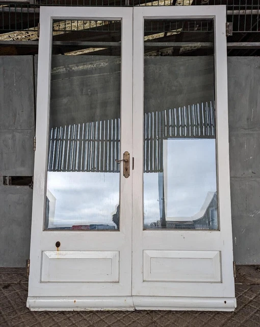 A PAIR OF RECLAIMED PAINTED HARDWOOD FRENCH DOORS / PATIO DOORS W1466mm DP0442