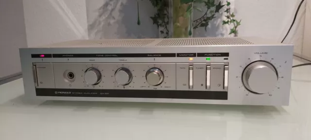 Pioneer SA-301 Stereo Integrated Amplifier