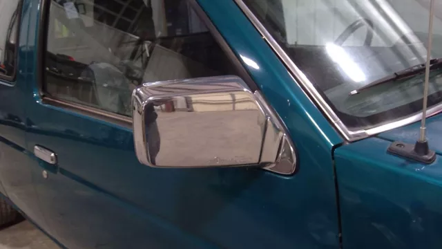 86-97 Nissan D21 Hardbody Pick Up OEM Passenger Chrome Door Mirror (Non-Heated)