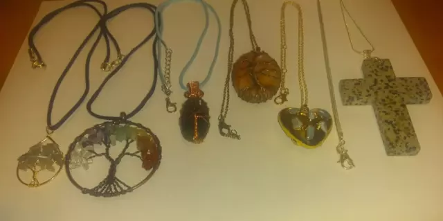 lot of Six stylish necklaces, natural stones and wire wrap