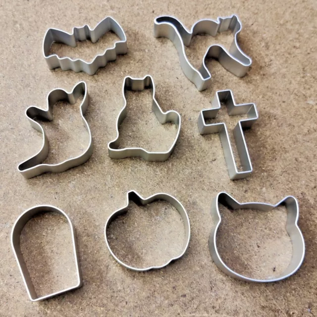 Halloween Metal Cookie Cutters - 8 Shapes - Ghost Cat Pumpkin Bat Cross Grave