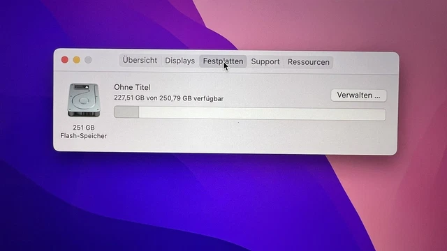 Apple MacBook Pro 15,4, 16 GB, 2,2 GHz i7 QuadCore i7, 250 GB unità di memoria a stato solido, Monterey 14