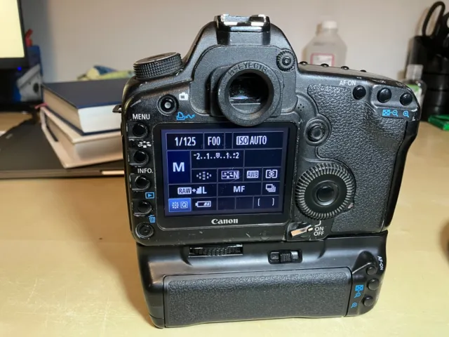 Canon EOS 5D Mark II 21.1 MP Digital SLR Camera - Black (Body+Grip Only)