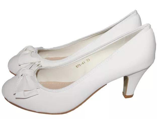 Brautschuhe Pumps  In Leder Optik In Creme Weiss Kleine Absatz --  M 098