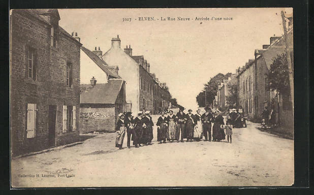CPA Elven, La Rue Neuve, Arrival of a Wedding 1930
