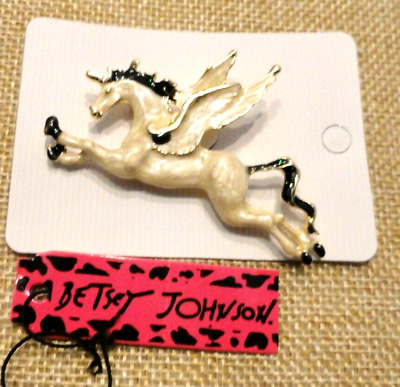 AWESOME OFF WHITE PEGASUS IN MOTION Betsey Johnson Fashion Jewelry Pin / Brooch