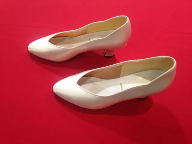 Brautschuhe Jarrett satin 129 Euro Gr. 37 3