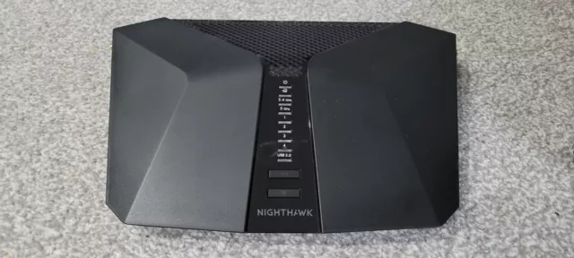 NETGEAR Nighthawk  AX4 WiFi 6 Router with 4G LTE modem (LAX20 / AX1800) Mobile