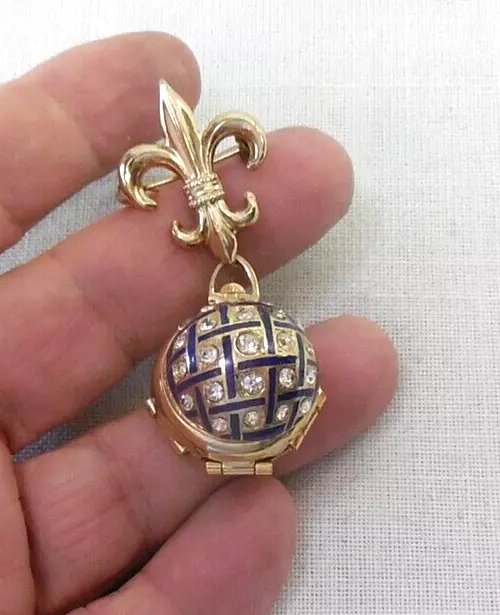Vintage Coro Pegasus 23 - Stones Blue Enamel 4 - Picture Fleur De Lis Locket !! Vintage Coro Pegasus 23 - Stones Blue Enamel 4 - Picture Fleur De Lis Locket !!