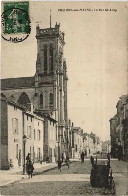 CPA CHALONS-sur-MARNE - La Rue St-LOUP (132075)