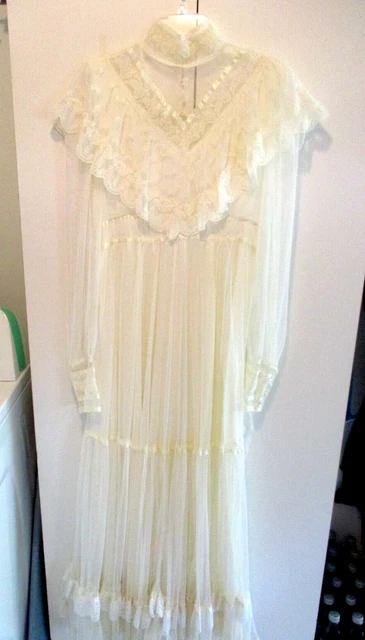 Vintage Gunne Sax Romantic Renaissance Bridal Hippie Wedding Gown Pearl Buttons