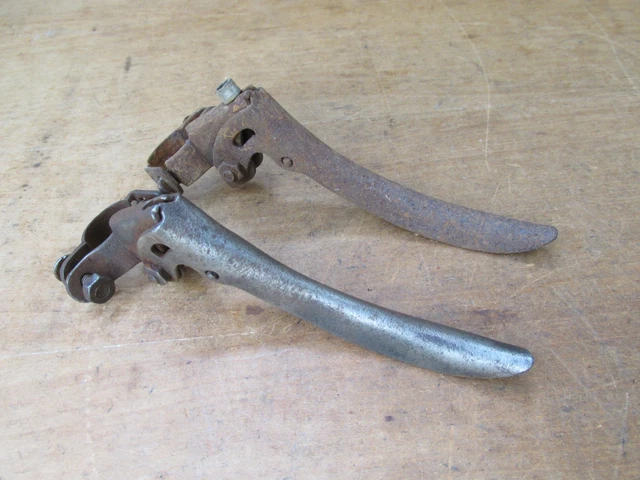 ANCIENNE PAIRE DE leviers pour poignées freins / vintage randonneuse / bicycle EUR 35,00 - FR