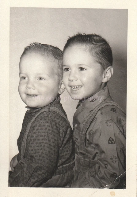 Found Photograph bw FREE SHIPPING Original Portrait VINTAGE 811 42 U