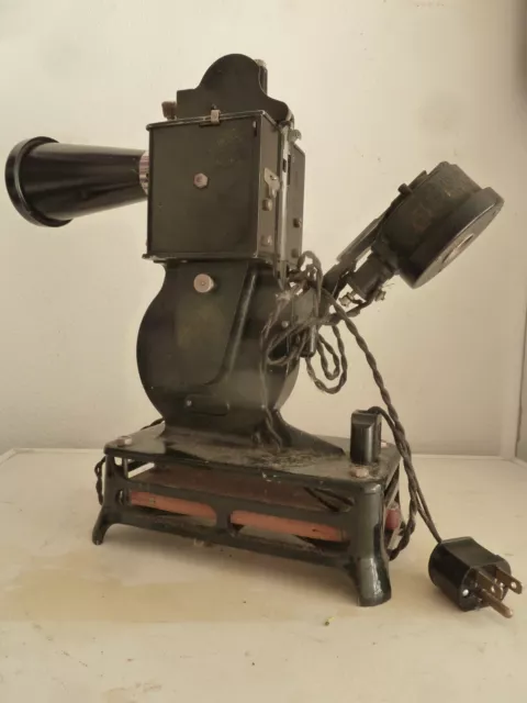 Ancien projecteur de cinéma PATHE BABY 3