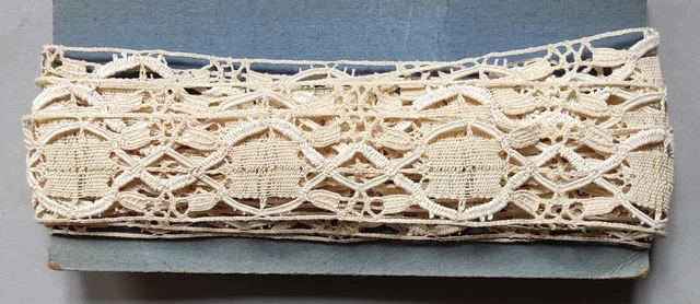 Dentelle ancienne dentelle guipure ancienne -  a l'epoque