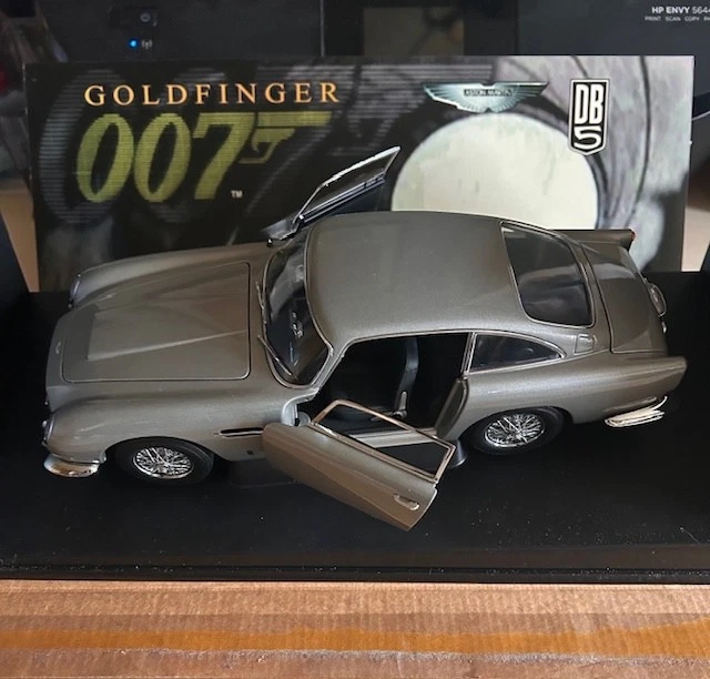 Miniature AUTOart 1/18 Aston Martin DB5 1964 – Réf 70287, Modèle Composite, Neuve