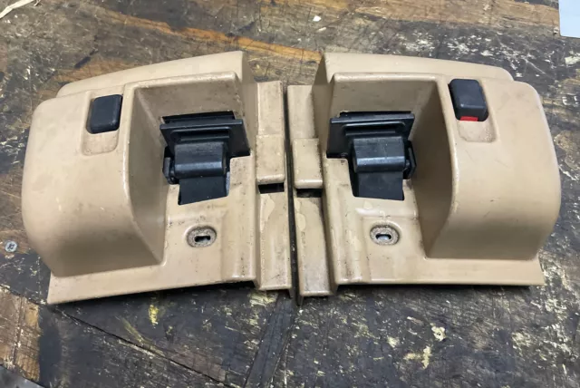 Range rover l322 dog guard Genuine Landrover Brackets Holder Pair Tan Sand