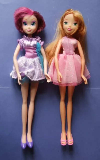 Lot de deux poupées Winx Witty toys Tecna et Flora