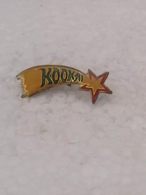 Pin's Pins Pin Magasins Vêtements "KOOKAI"