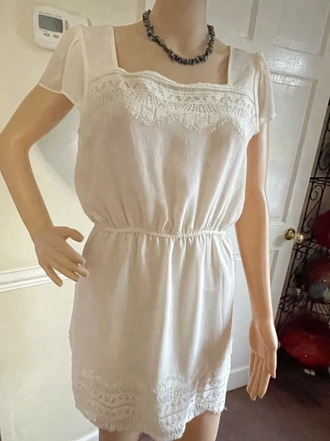 Abito a tunica da festa River Island crema taglia 12 con vita elastica e contrasto in pizzo