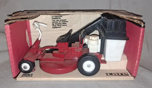 ERTL 4176 Snapper Rear Engine Rider Lawn Tractor W/Bagger 1/12 1988 Die-cast