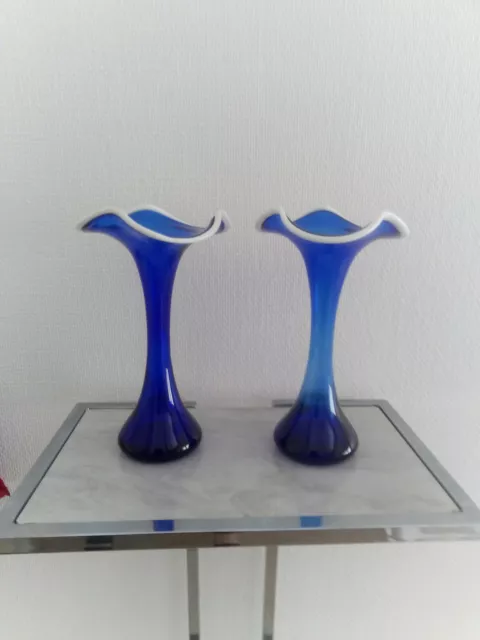 Schönes Blaues Vasenpaar edel mit weissem Rand oben ca.25cm hoch 