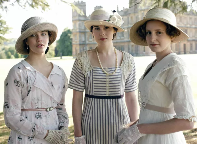 Photo Downton Abbey - Michelle Dockery, Laura Carmichael Format 20X27 Cm #45