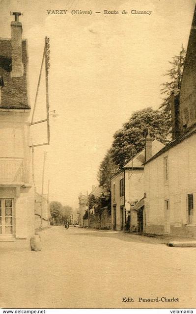 S6673 cpa 58 Varzy - Route de Clamecy