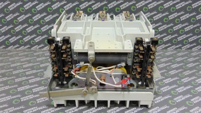 USED Emicc 375D071G06 Type VS3 Vacuum Contactor 7200V 400 Amps USED Emicc 375D071G06 Type VS3 Vacuum Contactor 7200V 400 Amps