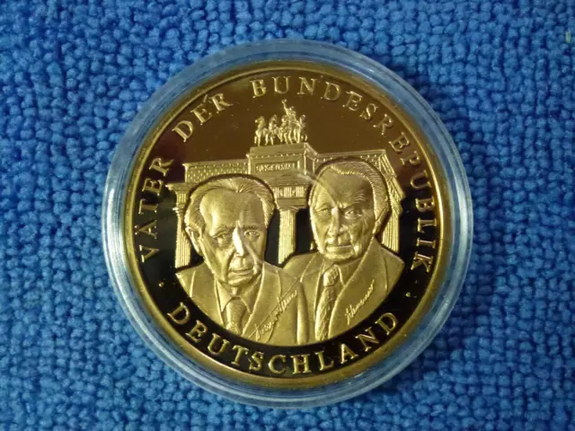 MEDAILLE 60 JAHRE BUNDESREPUBLIK DEUTSCHLAND - Konrad Adenauer und Theodor Heuss