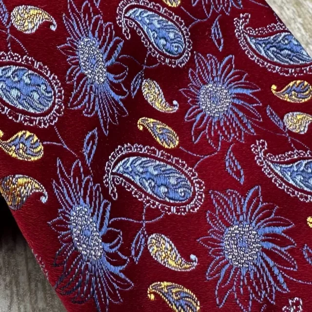 STUNNING Neiman Marcus PAISLEY Floral Mens Neck Tie 100% Silk Jacquard Red Blue