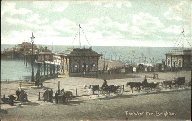 11384380 Brighton East Sussex The West Pier Pferdekutschen Brighton