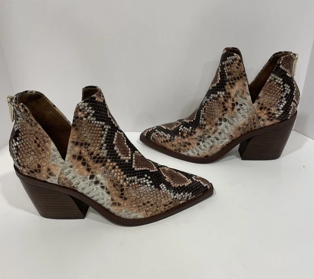 Vince Camuto Bibestie Cutout Pointed Toe Snake Print Reptile Ankle Boots Size 7M