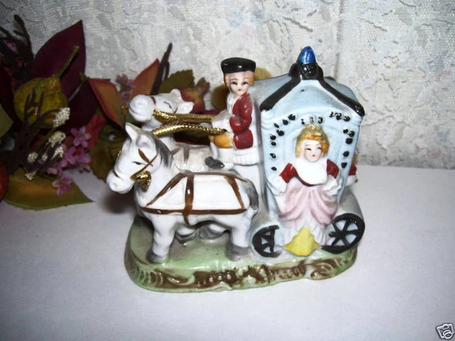 ANTIQUE VICTORIAN FIGURINE Horse And Carriage Marked Japan 34 34 