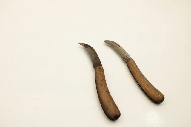 Altes Gärtnermesser / Okuliermesser  mit Hartholzgriff, 2 Stück, C.1.26.4 2