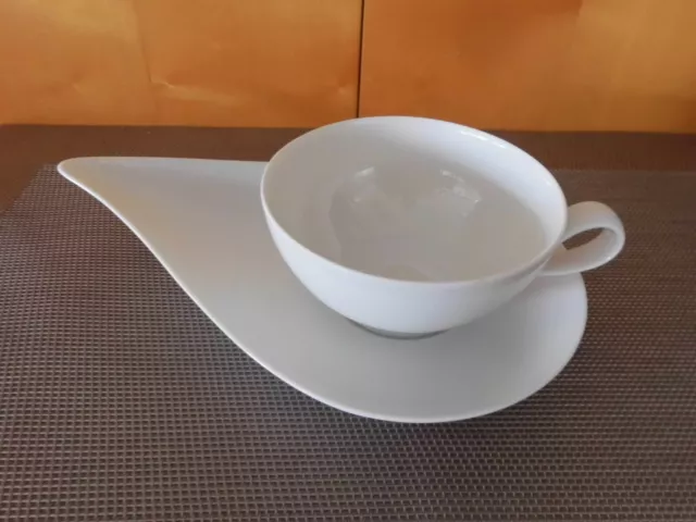 Teetasse mit  Untere 0,14 Jade Lotus weiß klein Königlich Tettau Porzellan Neu