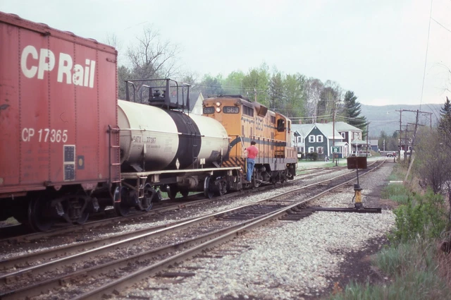 Original Slides (5) MEC Maine Central GP7 #563 w/Train QY2 in NH+VT in 1981