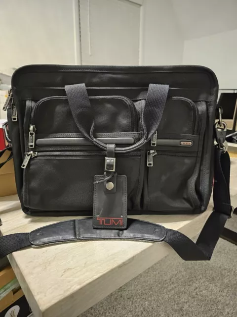 READ* Tumi Alpha Expandable Organizer Laptop Briefcase Ballistic Nylon 26141D4