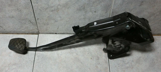 ORIGINAL MERCEDES VIANO VITO W639 Kupplung Pedal Kupplungspedal