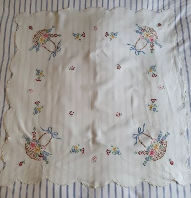 vintage floral embroidered Scallop tablecloth  41" x 41" *