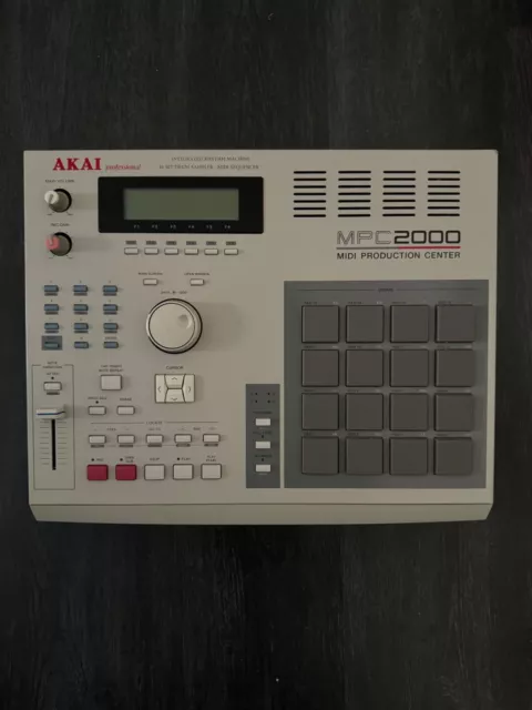 Akai MPC 2000 + 8 SORTIES