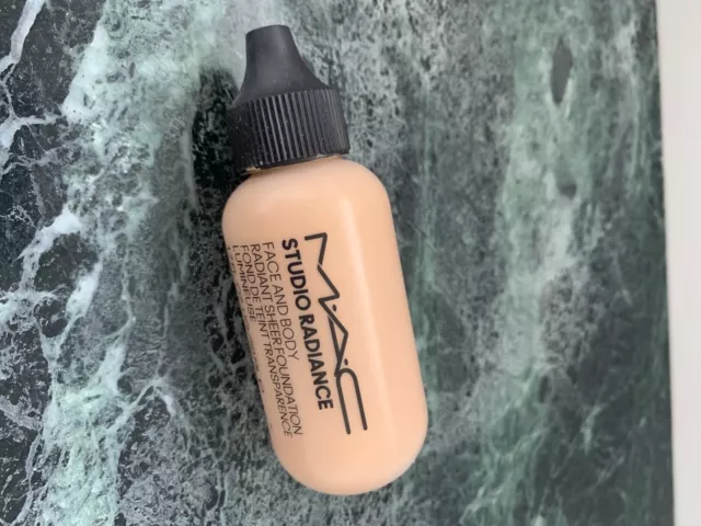 Fond de teint studio radiance MAC