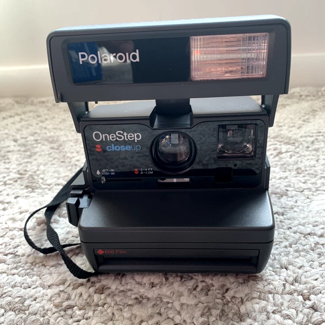 VINTAGE BLACK POLAROID One Step Close Up 600 Instant Film Camera with