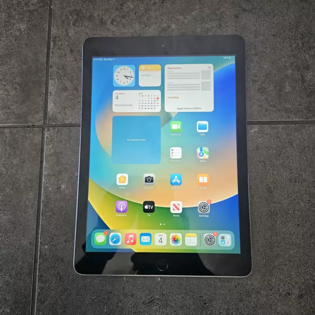 Apple iPad 5th Gen. 32GB, Wi-Fi + Cellular (Unlocked), 9.7in - Space Grey