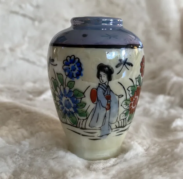 PORCELAIN VASE JAPAN / ORIENTAL HAND PAINTED SMALL BLUE 2.5 in. VTG BEAUTIFUL