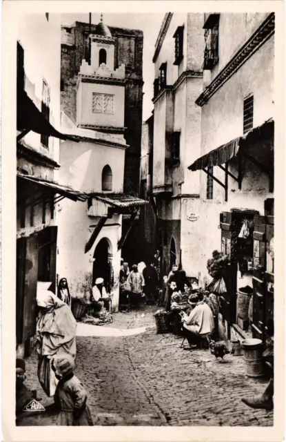 CPA AK ALGERIA ALGER Une Rue de la Casbah (1358285)