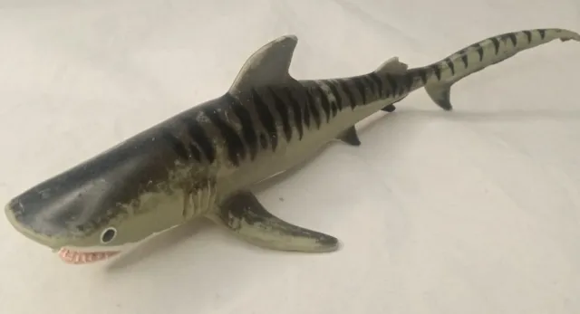 Safari Ltd Tiger Shark Sea Life Monterey Bay Aquarium 1993 model toy 8" long
