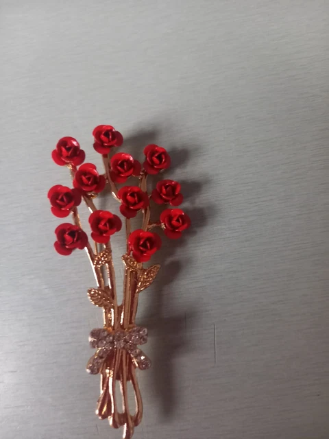 Superbe Broche Vintage MOVITEX - Motif Roses En Métal Doré Sur Bois - Occasion