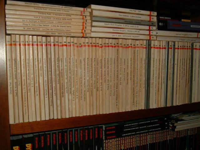 Lotto Libri Di Fantascienza Urania - 28 Volumi