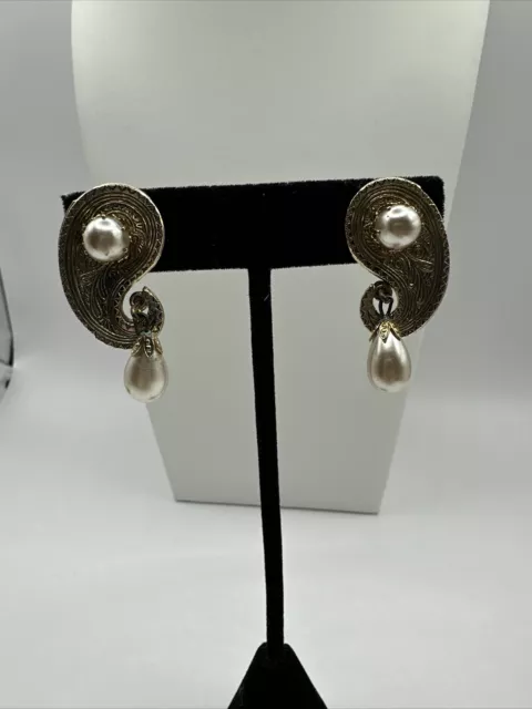 VTG Accessocraft NYC Faux Pearl Paisley Rhinestone Clip Earrings ESTATE